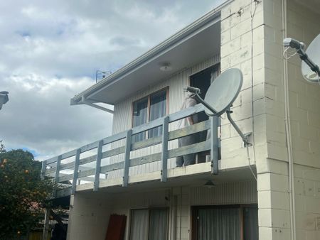 So Handy -1 Bedroom Unit/Apartment Papatoetoe - Photo 3
