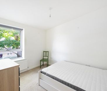 3 Bed House - Photo 3
