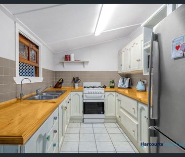 Convenience and Comfort in Camp Hill - Photo 6