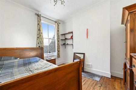 3 bedroom flat to rent - Photo 3