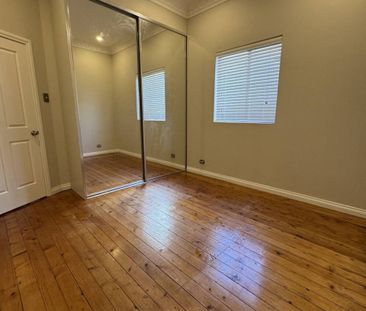 3 Bedroom 2 Bathroom 1 Undercover Carport Space Duplex in Prime Kin... - Photo 3