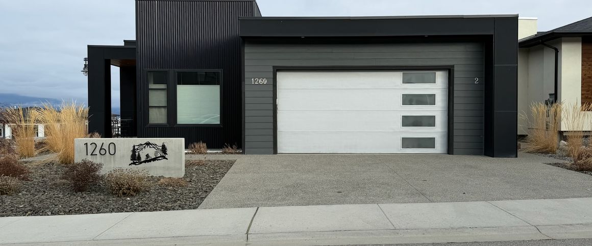 Upper Mission – 2 bedroom, 1 bath Legal Suite - Photo 1