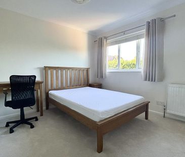 1 bedroom in a house share to rent - Photo 2