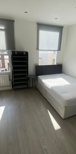 Studio Flat, Kennington Lane, SE11 - Photo 1