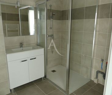 Location Appartement 3 pièces 71m² - Photo 2