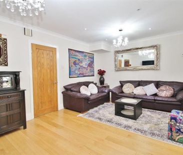 4 bedroom semi-detached bungalow to rent - Photo 1