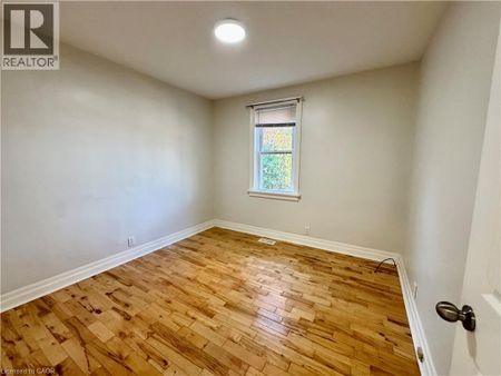 87 ALLEN Street W, Waterloo, Ontario, N2L1E5 - Photo 2