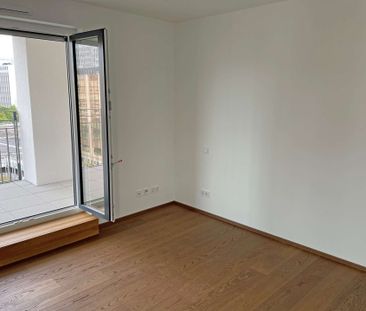 Neuwertiges Wohngefühl: Helle 2-Zimmer-Wohnung mit EBK & 2 Balkonen... - Photo 2