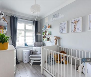 3 bedroom semi-detached house to rent - Photo 3