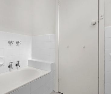 Stylish Apartment Close To Hawksburn And Toorak Villages - Photo 4