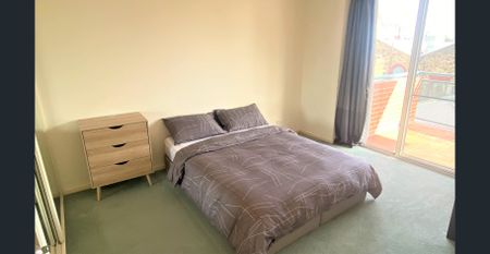 QUALITY FURNISHED APARTMENT IN THE BOTANIC APARTMENTS! - Photo 4