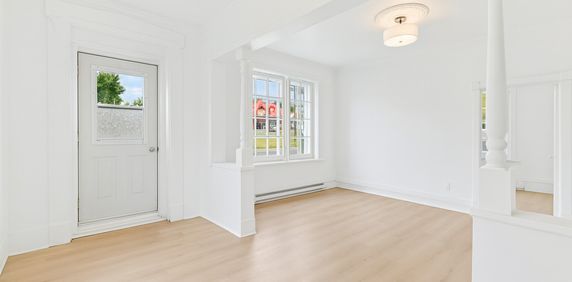 5 Et Demi à Louer | 2474 Av. Royale, Bea - Photo 2