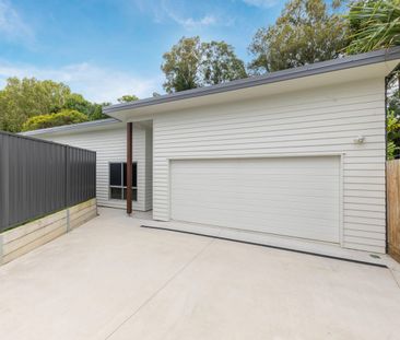 Near New, Light & Airy Home in Prime Buderim Location - Photo 6