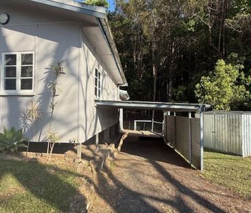Charming 4-bedroom cottage in quiet corner of Nambour - Photo 5