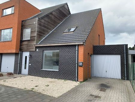 Halfopen woning met 3 slaapkamers, tuin en garage in Eeklo! - Photo 2