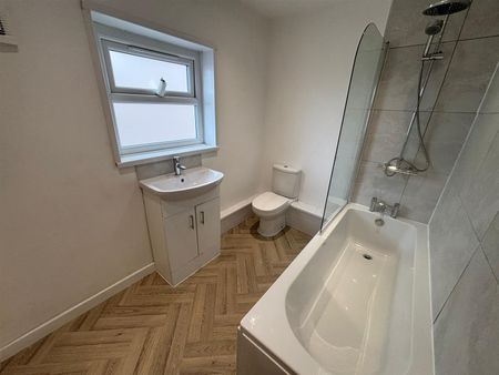 Flat For Rent Gladstone Street, Abertillery - Photo 3
