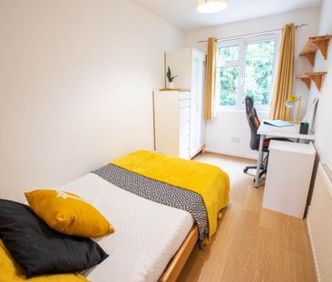 6 bedroom house to rent - Photo 2