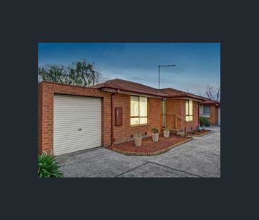 LOW MAINTENANCE LIVING IN A FANTASTIC LOCATION! - Photo 5