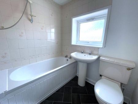 2 bedroom terraced house to rent - Photo 5
