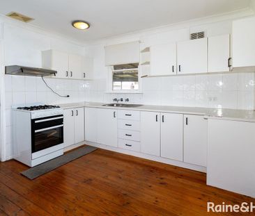 BEAUTIFULLY UPDATED HOME IN ASHMONT - Photo 4