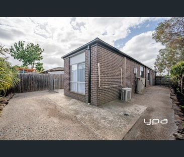2/219 Gap Road, Sunbury, Vic 3429 - Photo 1