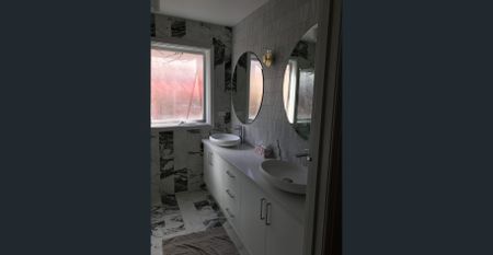 Spacious 2 Bedroom First Level Home - Walk to New Footscray Hospital with Utilities Included - Photo 5