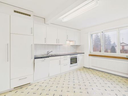 Cheap, gently renovated 3.5-room apartment in Balsthal - Photo 4