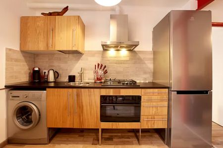 Carrer de la Constitució, Barcelona, Catalonia 08014 - Photo 5