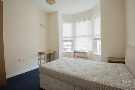 6 bedroom end of terrace house to rent - Photo 4