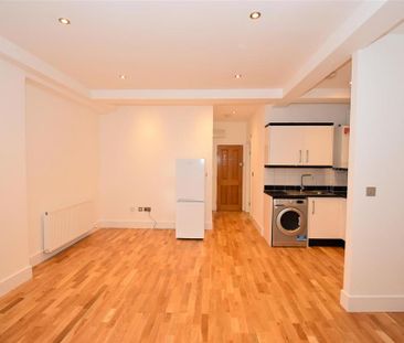 Studio to rent - Photo 3