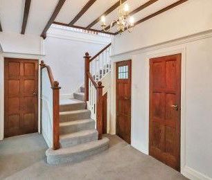 4 bedroom semi-detached house to rent - Photo 2