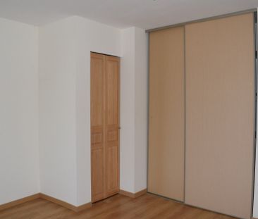 Location Appartement 2 pièces 47m² NARBONNE 11100 - Photo 2