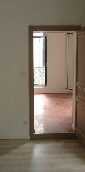 APPT T2 - CENTRE VILLE DE PEZENAS - Photo 1