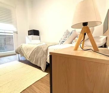 Avenida de Fuenlabrada, Leganés, Community of Madrid 28912 - Photo 2