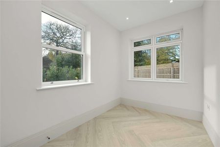 Beautifully finished new-build home just 0.5 miles from Walton-On-Thames Station. This five bedroom family residence combines contemporary design and cutting-edge technology. - Photo 4