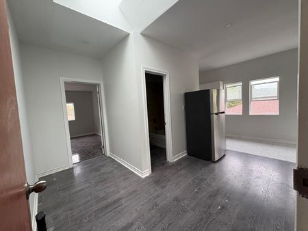 For Lease - 35 Duncombe Boulevard Unit# Unit 3, Toronto, Ontario - Photo 2