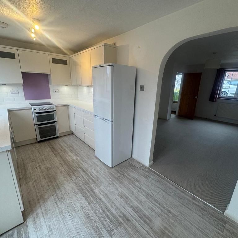 3 bedroom terraced house to rent - Photo 1