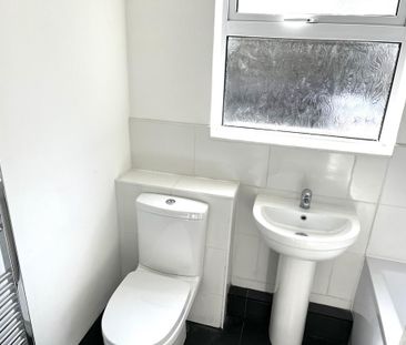 2 bedroom end of terrace house to rent - Photo 6