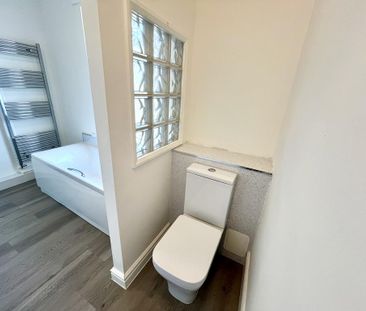 3 bedroom flat to rent - Photo 5
