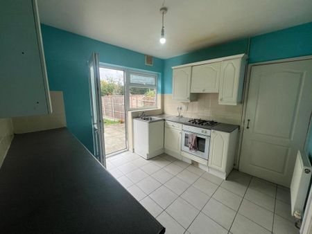 3 bedroom terraced house to rent - Photo 5