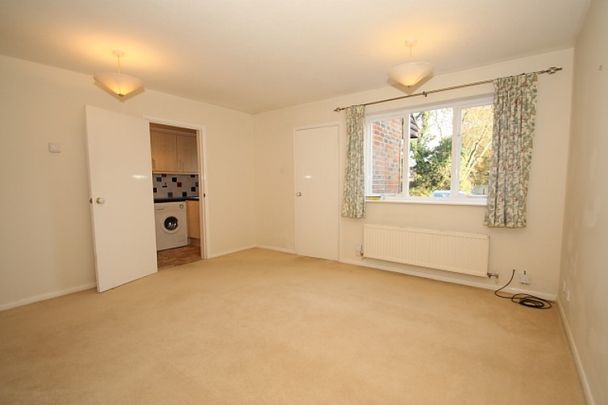 Bisley, Woking - Photo 1