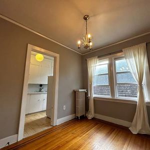 Large 1 Bed/1 Bath Historic Condo in Granville - Photo 2