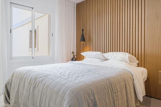 3 bedroom luxury Flat for rent in Nueva Andalucia, Spain - Photo 1