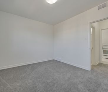Edward Manor - Photo 2
