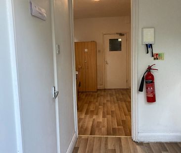 Room in a Shared House, Forest Road, E17 - Photo 3