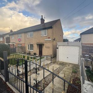 3 bedroom semi-detached house to rent - Photo 2