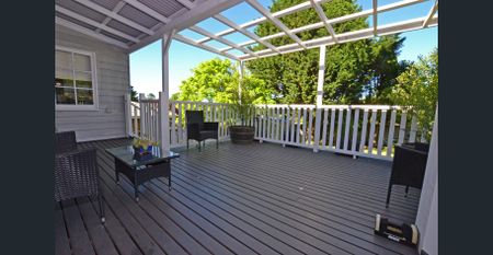 STORYBOOK CHARM : UNFURNISHED 13 WEEK RENTAL ONLY - AVAIL 4TH DEC - Photo 2