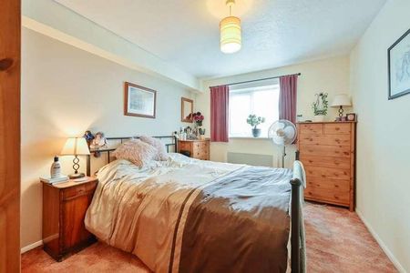 Chenies Way, Watford, Watford, WD18 - Photo 4