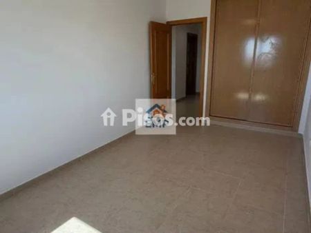 Piso en alquiler en Cedillo del Condado - Foto 3