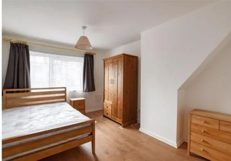 3 Bed Maisonette, Oxford Road, E15 - Photo 3
